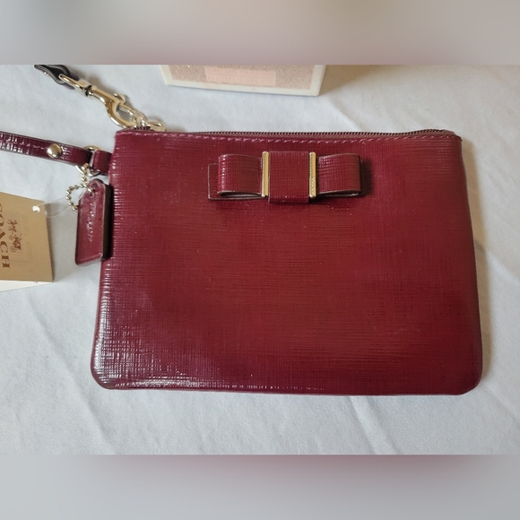 Coach Darcy Wristlet and Dreams Sunset Fragrance - Picture 2 of 8